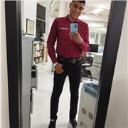 Desarrollador web apasionado enseña a principiantes en programación.